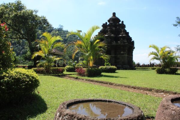 Borobudur Sunrise (At The Temple) and Selogriyo Temple Trekking