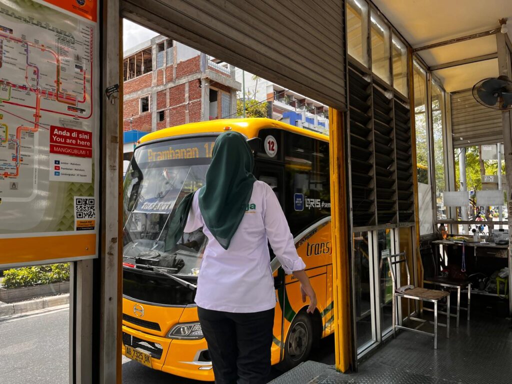 Trans Jogja Bus 1A