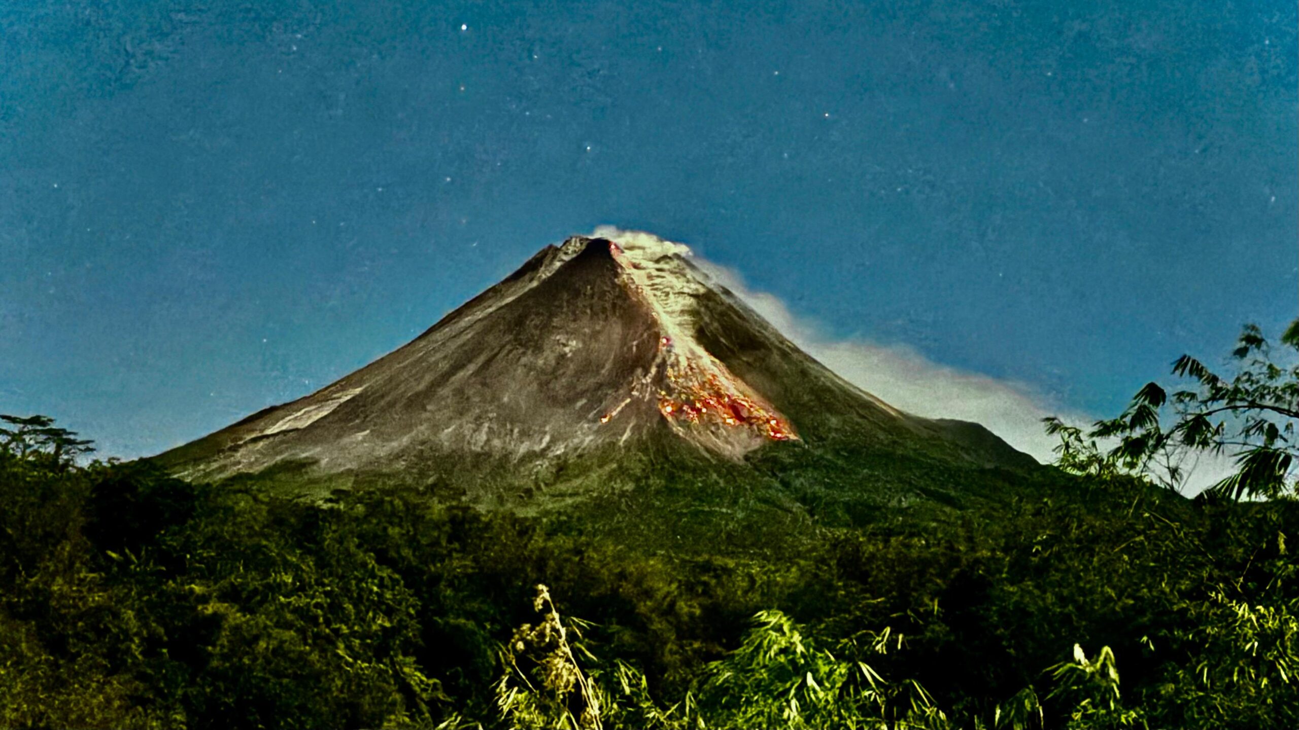 Merapi Lava Viewing at Night Tour